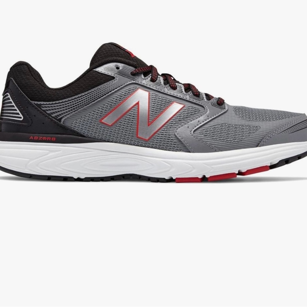 New Balance Men’s Gray and Black Running Shoes 560 V7